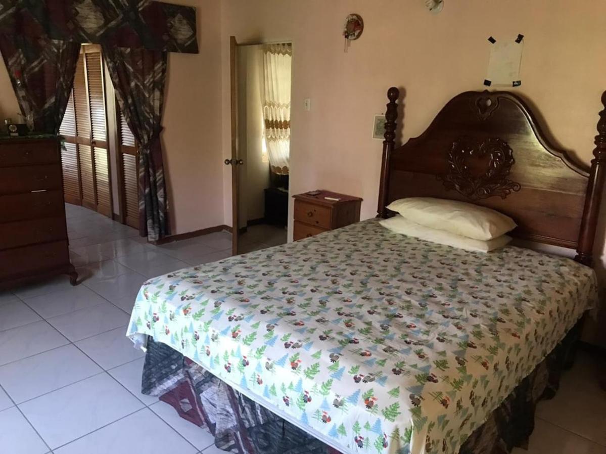 Your Home In Paradise- Private Garden Camp & Beach Nearby-Runaway Bay Exterior foto